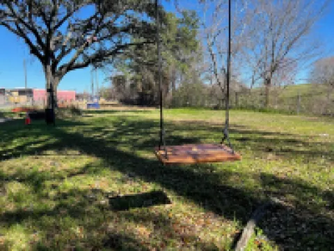 Modern studio with WiFi and fitness room in welcoming Baton Rouge