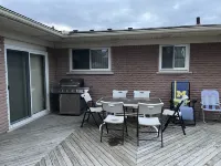 private 6 Bedroom charming  2000 sq ft ranch 10-14 people