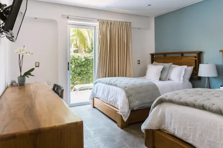 Luxury Beach Villa Ideal for a Multi-Family Stay in Playacar – 4BR – 2 Families