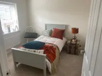 Luxurious 4 br detached house in cul-de-sac ideal for family or group of friends