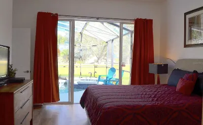 Perfect 5 bedroom family home with Pool & Jacuzzi near Disney World