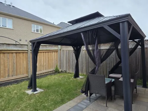 Beautiful three bedroom house in Pickering Hotels in Pickering