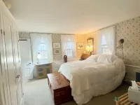 Remodeled Historical Cape House.  Close to Town, Bayside, and Ocean Hotels in Wellfleet