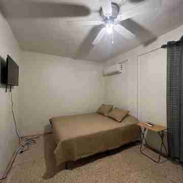 La parguera 3 bed 1 bath 1 min walk from el "Poblado" restaurant, bars Rooms