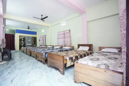 Sadhu Inn Отели рядом с достопримечательностью «Храм Джаганнатхи в Пури»