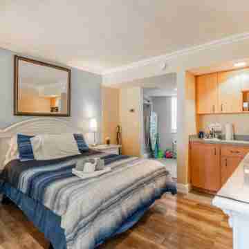 Beach & Pool Resort- 1 Min Walk To Beach Rooms