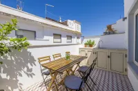 beautiful town house situated in between the walls of the historic town, Lagos. 拉各斯市中心住宿飯店
