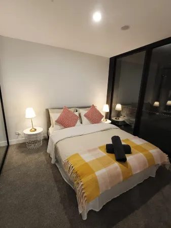 Brand new 1B apartment in Woden center POOL GYM Отели в г. Филлип