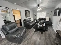 Cozy & Comfortable - close to Lake Texoma ( plus 40 amp RV HookUp)