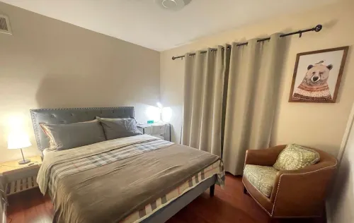 Near Claremont La Verne near highways 10 57 210 Memory foam Queen's bed Các khách sạn ở La Verne