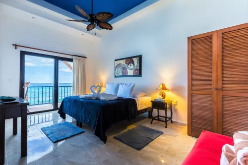 Oceanside Villa "Juarez" with a/c pool in centro     5 min stroll to beach