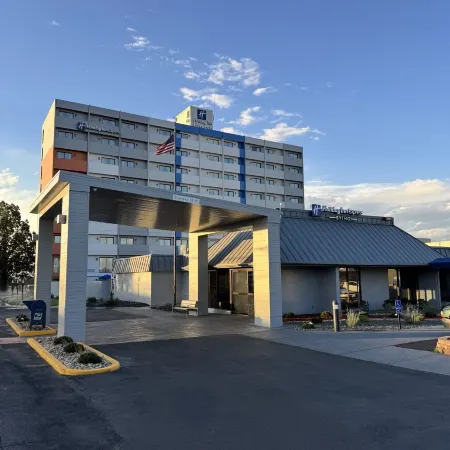 Holiday Inn Express DENVER CENTRAL - NORTH by IHG Отели рядом с достопримечательностью «Арена «Денвер Колисеум»»