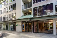 Kuhio Banyan Hotels in der Nähe von Puu Ualakaa State Park