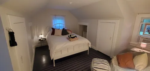 The Woodbury Cottage