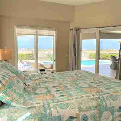 Luxury Ocean View Villa, Stunning Views, 5 minutes to Beaches Rooms