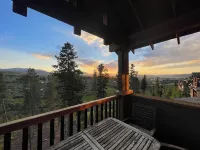 Gorgeous luxury top floor condo! Stunning Mountain Views! Private decks! Garage