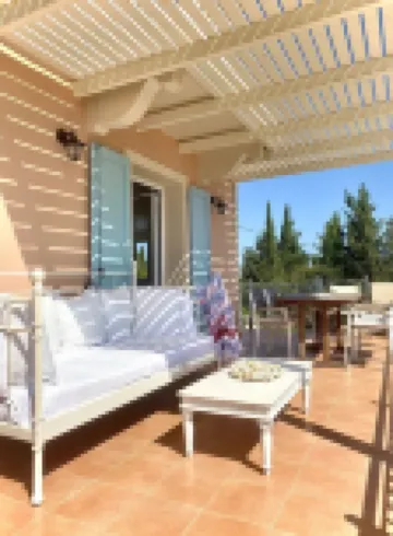Armonia Villa, Stunning views, private pool, peaceful location, sleeps 2-7