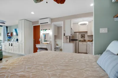 Our Walk in Paradise Level at Sapphire Village, East End Hotels near Lindquist Beach