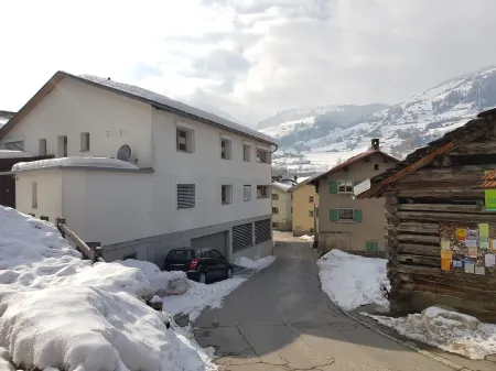 As good as new 3 ½ room apartment in Zillis / Andeer Отели в г. Хинтеррайн