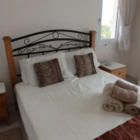 3 Bed Villa,very large fully enclosed plot,outside covered kitchen!