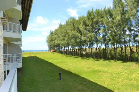 Ground floor flat with balcony Marupiara suites 118, Condo Beira Mar 12X interest-free Отели рядом с достопримечательностью «Port of Suape»