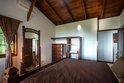 Spacious 3 bedroom villa with the best ocean views!