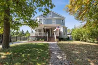 Spacious Home Chef's Kitchen, BBQ Grill, 5 Min Cle Clinic, Hot Tub, ADA, King - Jacuzzi