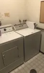 Clean and Comfy!! 2 Bedrooms!