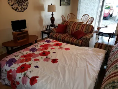 Quiet 500sf Private Cottage in Belmar Kids & Pets