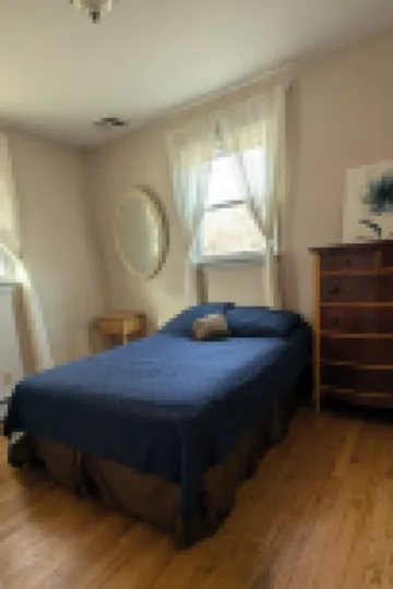 Cozy 2-Bedroom Cottage Mins from Lake Nockamixon and Lake Towhee.