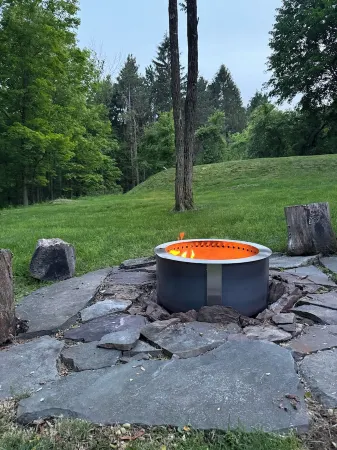 Cozy Pocono Retreat-Modern 3 bed