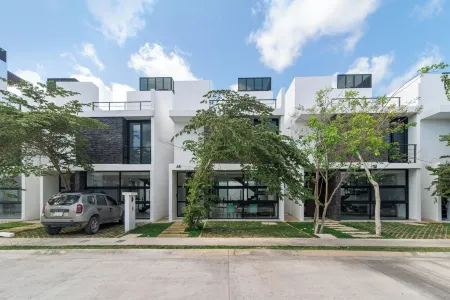 Casa Zénica | Gated Villa with Pools, Rooftop,Tennis Court, Beach Club&PGA Golf Отели в г. Акумаль