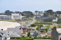 Well-equipped house with sea views Hotels in Trevou-Treguignec