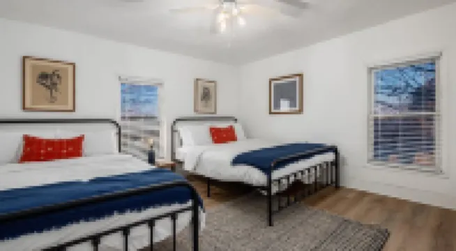 Hocking Hills Retreat with Sauna, Hot Tub, Movie Theater, Fire Pit