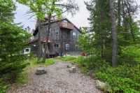 Sand Cove House - privacy, space and natural beauty