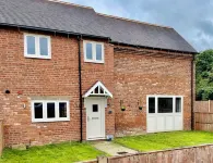 Brand New Barn conversion - With Hot Tub