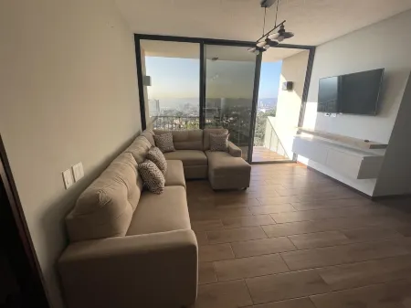 10 minutos del shopping mall la gran via Отели рядом с достопримечательностью «Парк Панчо Лара»