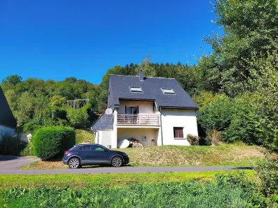 Maison 7 Personnes - Quartier Calme - Belle vue sur Charlannes Hotels near Eglise Saint-Maurice