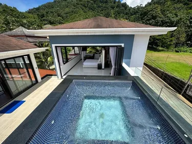 รูปภาพของLuxury Hillside Villa With Stunning Views