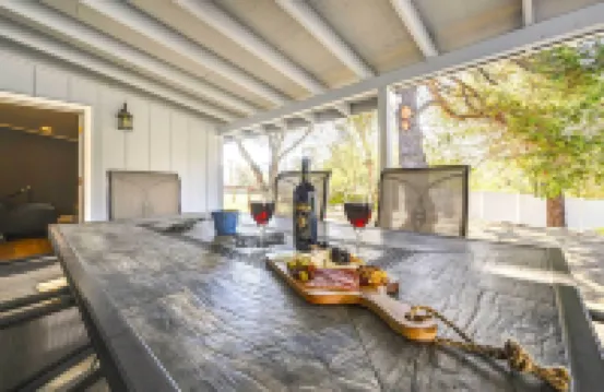 Walk to Dtwn! Dog-Friendly Oakhurst Gem with Yard