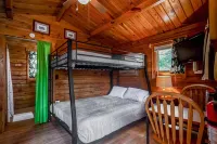 Cozy Log Cabin on Miller Creek - 5 mi south of downtown Johnson City