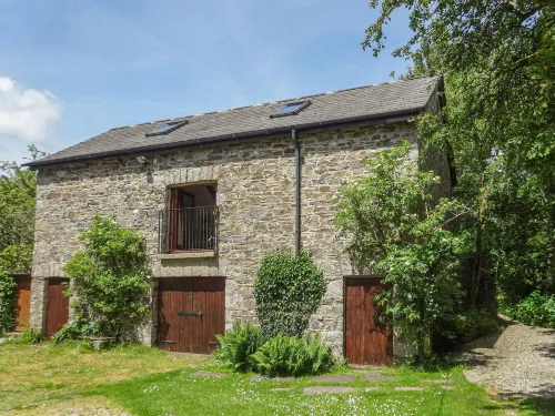 Townend Barn - parking