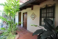 Tierra Magica B&B and Art Studio - parking