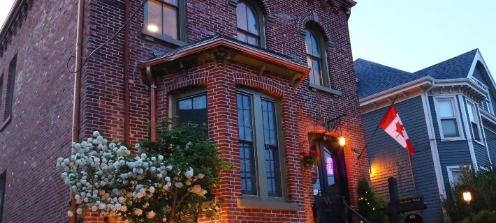 Suites of Euston Hotels in Queens County