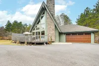 2 Mi to Sand Valley: Family Getaway w/ Deck! - Wi-Fi
