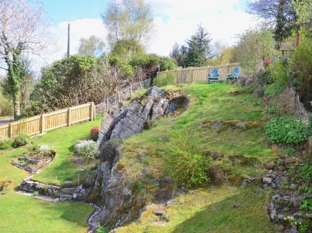 Ling Fell Cottage Отели рядом с достопримечательностью «Lakeside Pier - Windermere Lake Cruises»