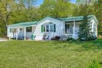 Tallman Lake Getaway w/ Dock, Kayaks & Boat - 3-Star