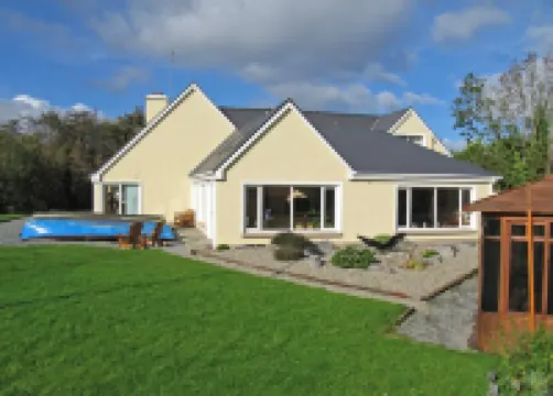 Camillaun Lodge with Lough Corrib Boat Hire Hotels in 