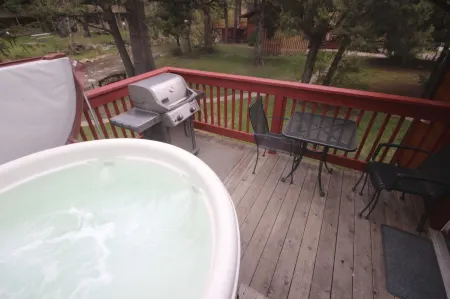 Streamside on Fall River Отели рядом с достопримечательностью «оз. Спраг»