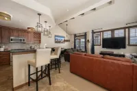 Cozens Pointe B-301 3臥室公寓由RedAwning提供 - 陽台